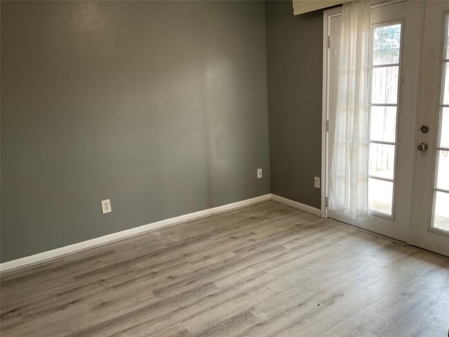 Building Photo - 1517 TX-146