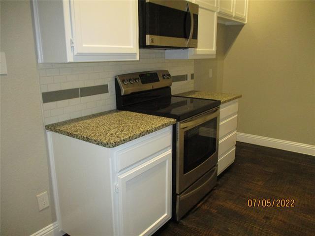 Foto del edificio - 6421 Woodcreek Trail