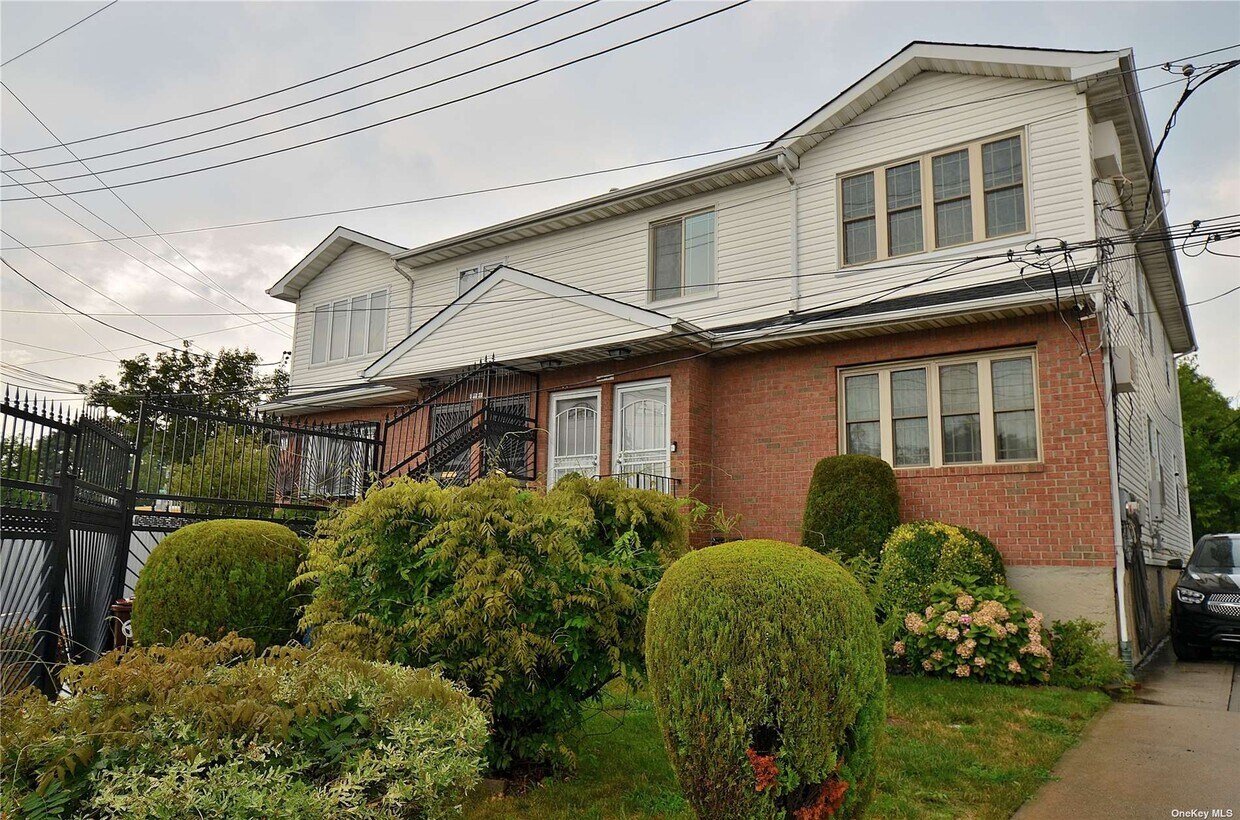 Primary Photo - 177-47 Meadow Rd