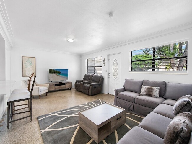 Foto del edificio - 413 NE 25th Ave