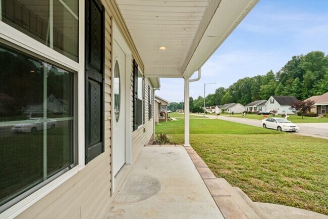 Building Photo - Adorable 3 Bedroom Home in Tullahoma!
