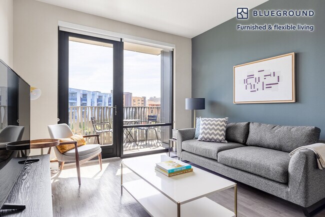 Building Photo - 690 Long Bridge Street