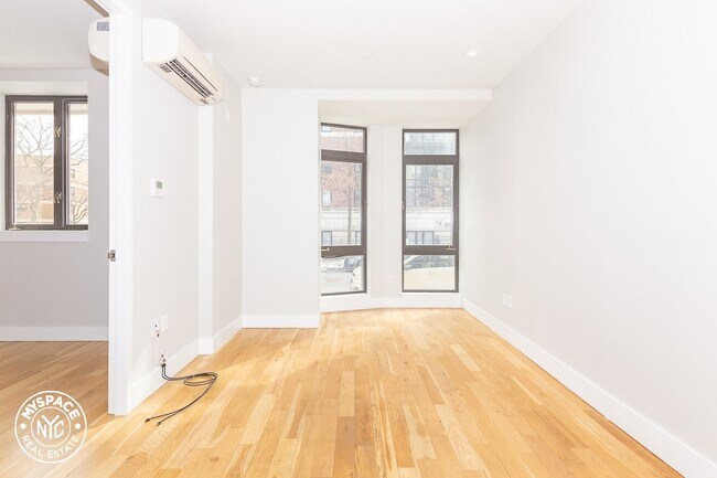 Foto del edificio - 185 Leonard St