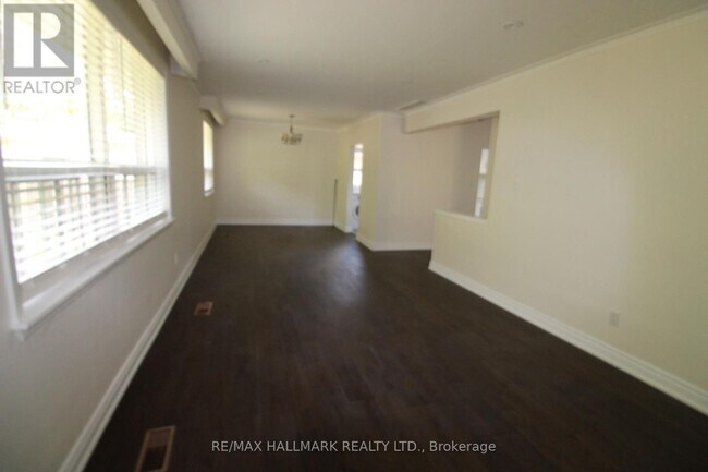 Building Photo - 389 Allgood St