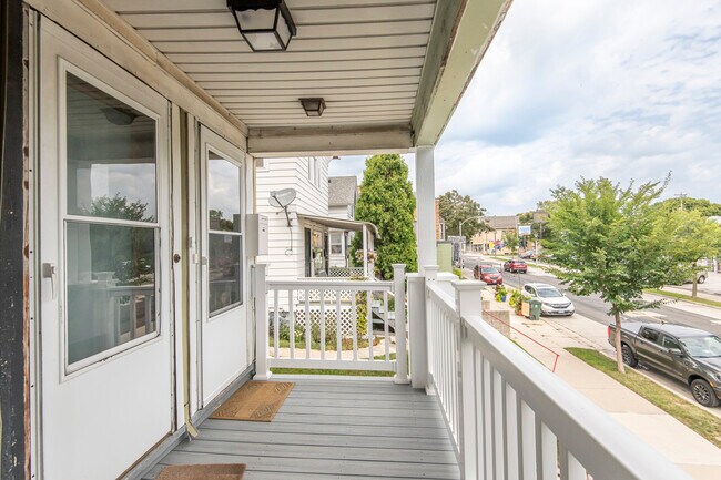 Front Porch - 2415 N Murray Ave