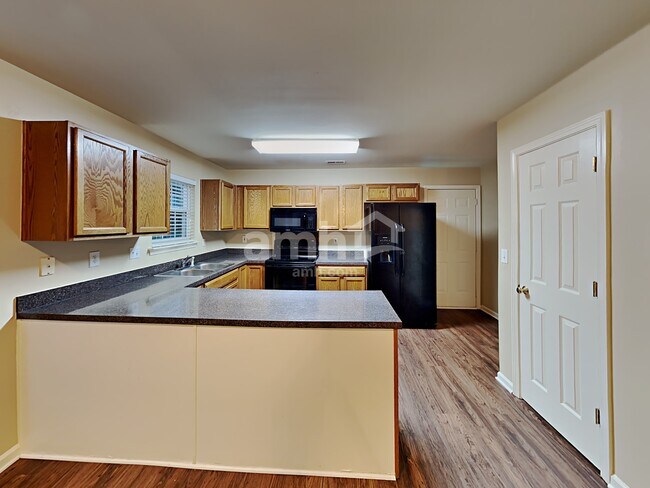 Foto del edificio - 4749 Cades Cove Dr