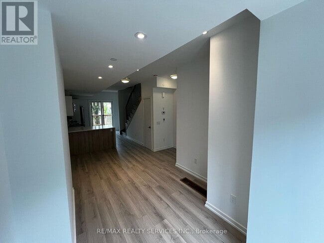Building Photo - 19 CALAMINT Ln