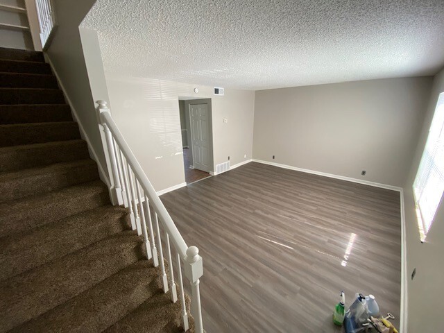 Building Photo - 4000 Anderson Rd