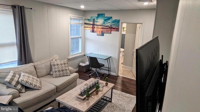 Foto del edificio - 604 W Holly Ave