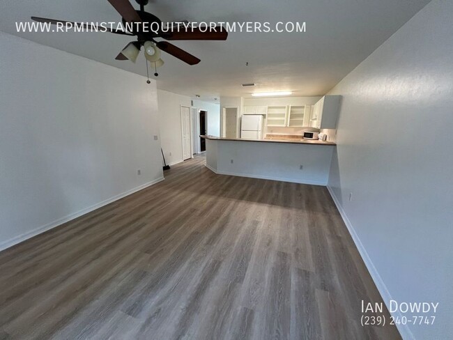 Foto del edificio - Beautifully Updated 3-Bedroom Duplex for R...