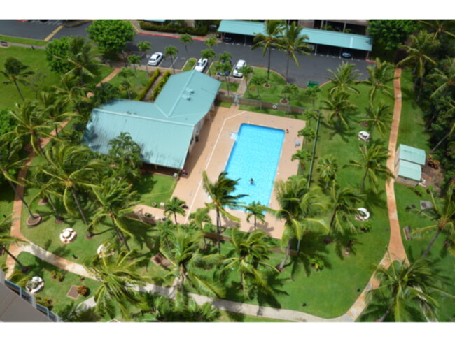 Building Photo - 2/2/2 w/ Covered Lanai &amp; Golf Course V...