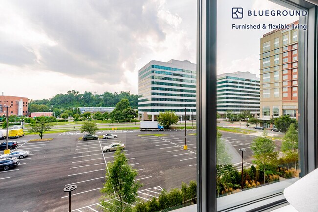 Foto del edificio - 3030 Potomac Ave