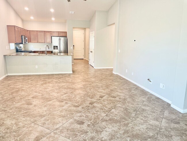 Foto del edificio - 5 Bedroom/3 Bath Home in Chandler!