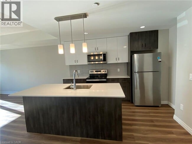 Building Photo - 28 Westhill Dr