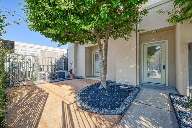 Foto del edificio - 5342 Darling St