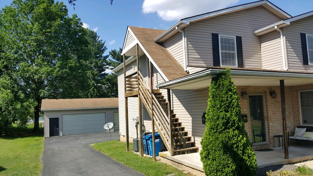 Foto principal - 10933 Graystone Dr