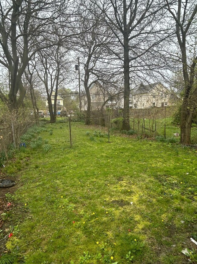 Foto del edificio - 985 E 74th St