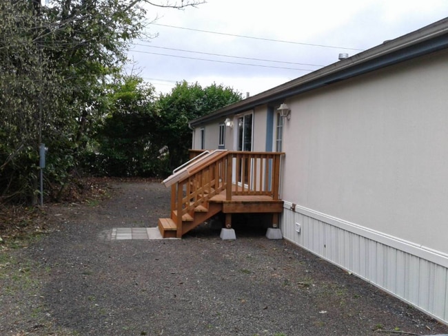 Photo - 1724 Lincoln Ave SE House