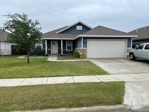 Building Photo - 1538 Oak Hill Dr