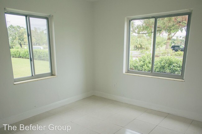 Foto del edificio - 749 Curtiss Pkwy