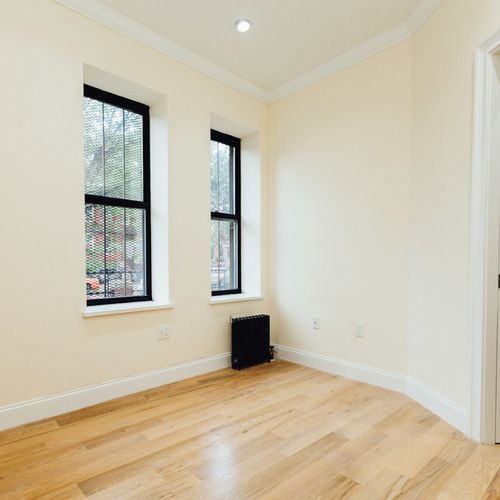 Primary Photo - 946 Bushwick Ave