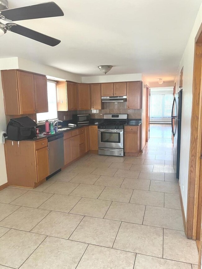 Building Photo - 6134 W 79th St