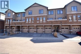 Building Photo - 1112 Fairway Rd N