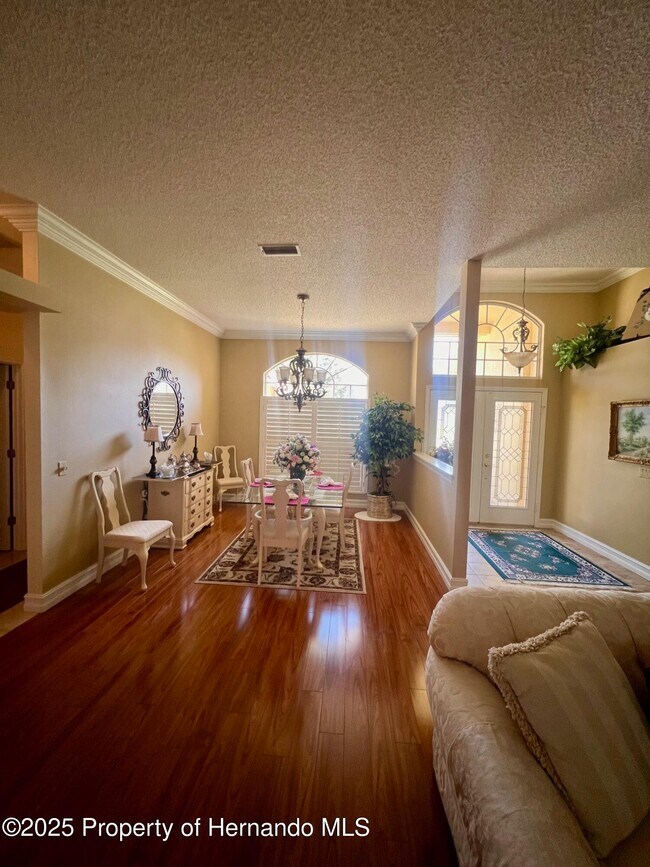 Foto del edificio - 7424 Harvard Hills Pl