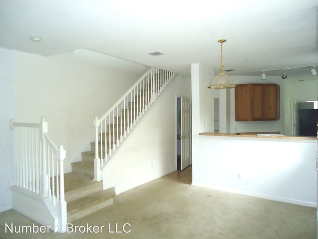 Building Photo - 10655 Regent Square Dr