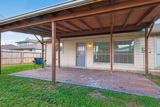 Building Photo - 18402 Willow Moss Dr