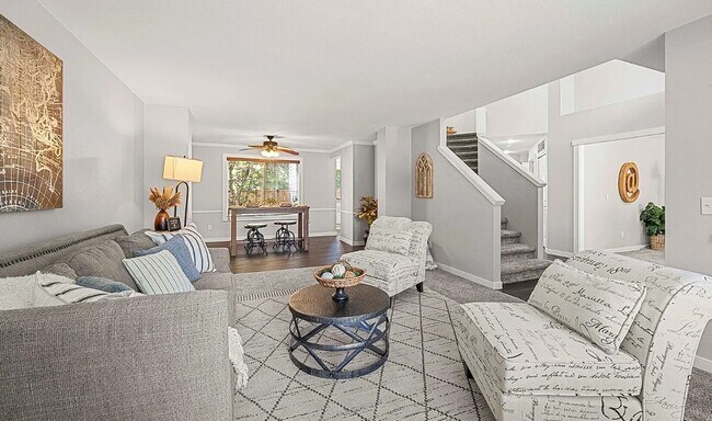 Building Photo - Updated 4 bd Federal Way home