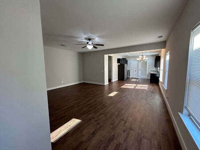 Foto del edificio - Home for Rent in McCalla!! Coming Soon!!!