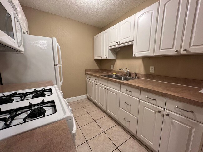 Foto del edificio - Walk to Shands, UF & the Vet School!