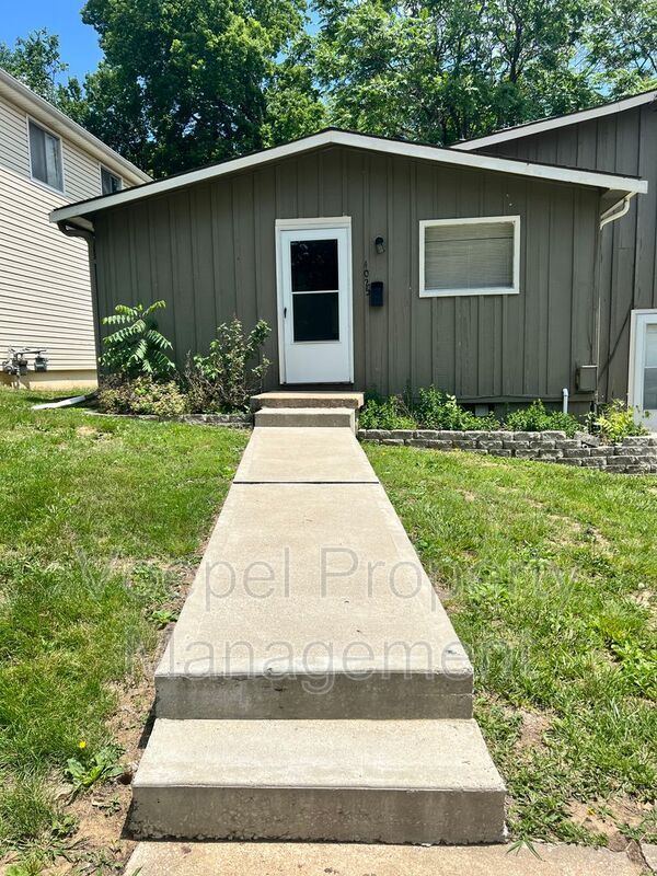 Building Photo - 4025 Springfield St