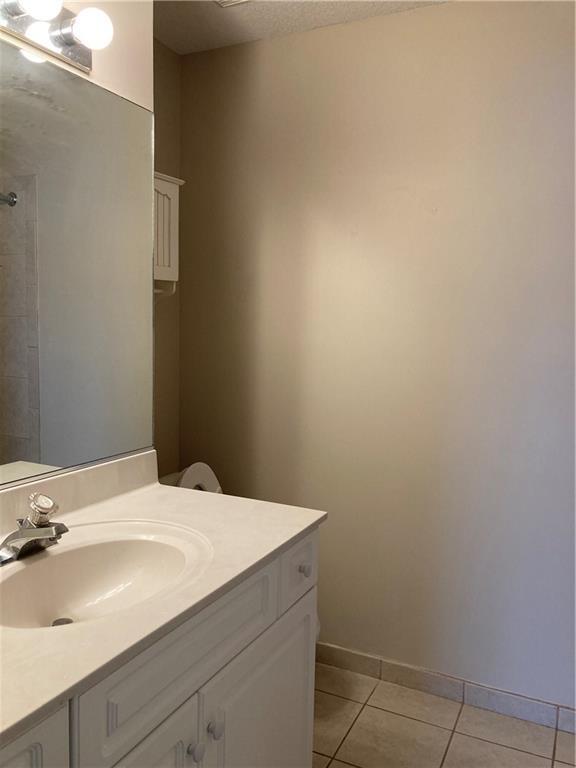 Building Photo - 172 Follins Ln