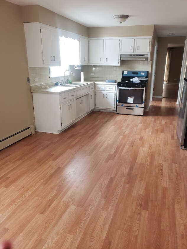 Kitchen - 1960 Vermont St