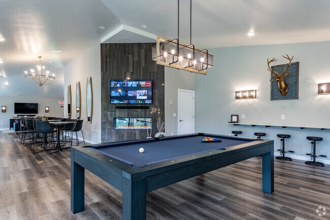 Casa club - Cedar Lake Apartments
