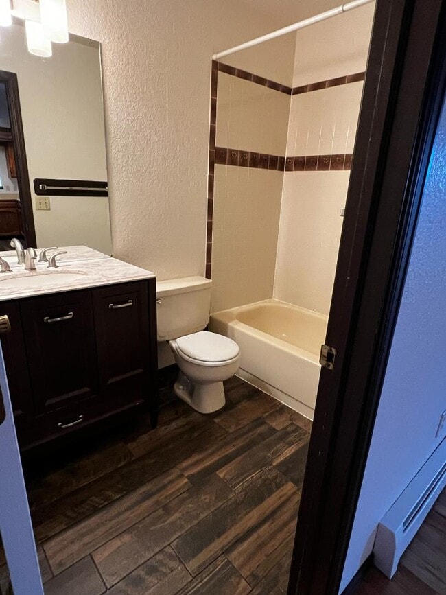 Building Photo - 443 E Scenic Dr