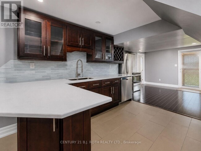 Building Photo - 108 Succession Crescent