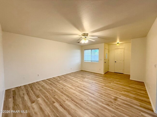 Foto del edificio - 7160 E Thrush Ln