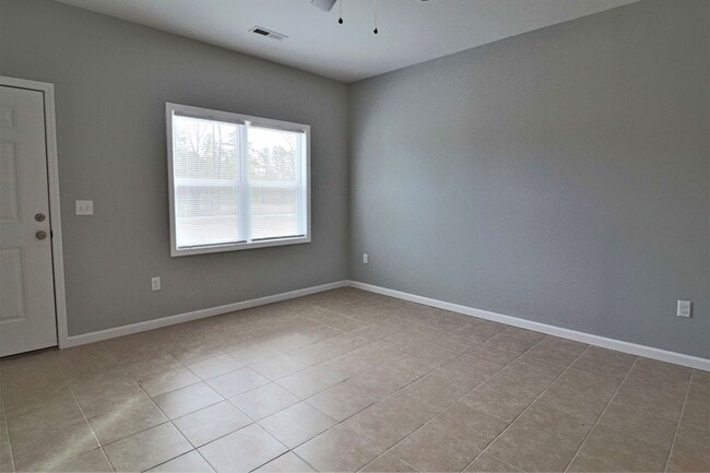 Building Photo - 130 Summerlin Ln