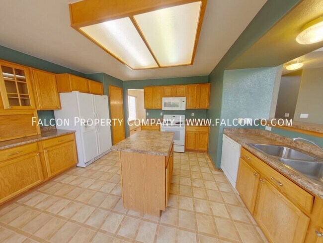 Building Photo - 4883 Jedediah Smith Rd