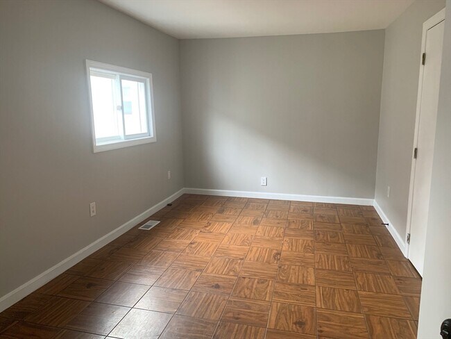 Foto del edificio - 112 S Common St