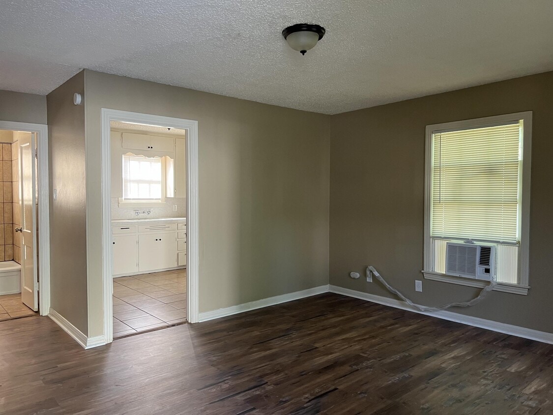 Building Photo - 1018 French St