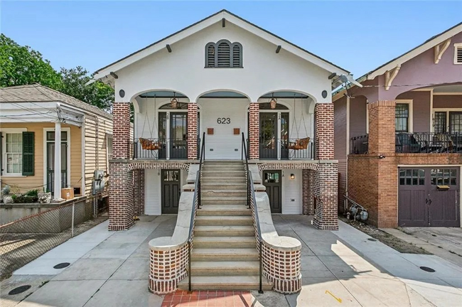Building Photo - 623 Seguin St