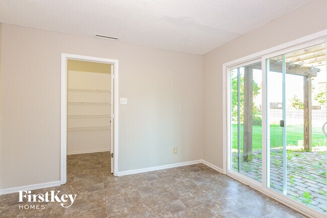Building Photo - 10473 Windward Dr