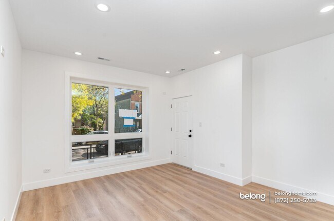 Foto del edificio - 2132 S Fairfield Ave