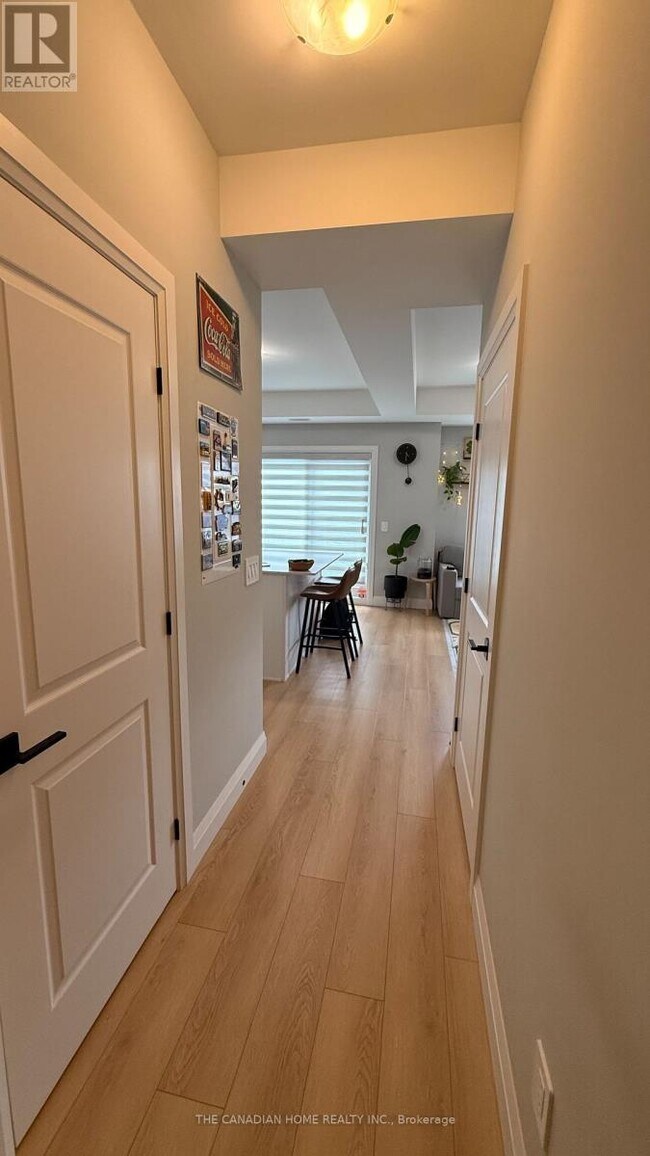 Photo du bâtiment - 10 S Creek Dr