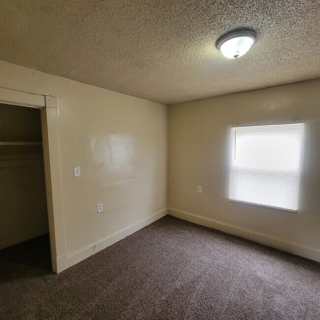 Foto del edificio - 3 Bedroom on a quiet street