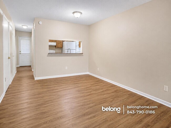 Building Photo - 129 Springwoods Lake Point